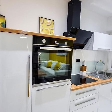 'The Yellow' Condo Berat Luaran gambar