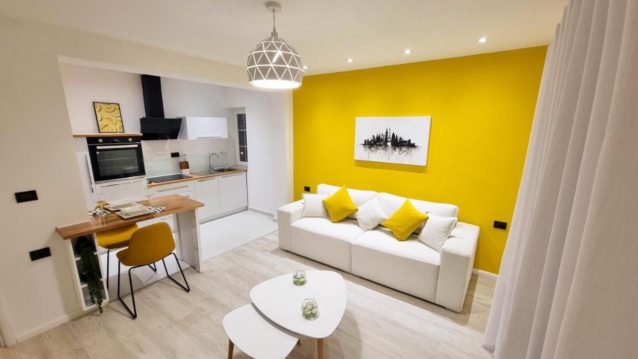 'The Yellow' Condo Berat Luaran gambar